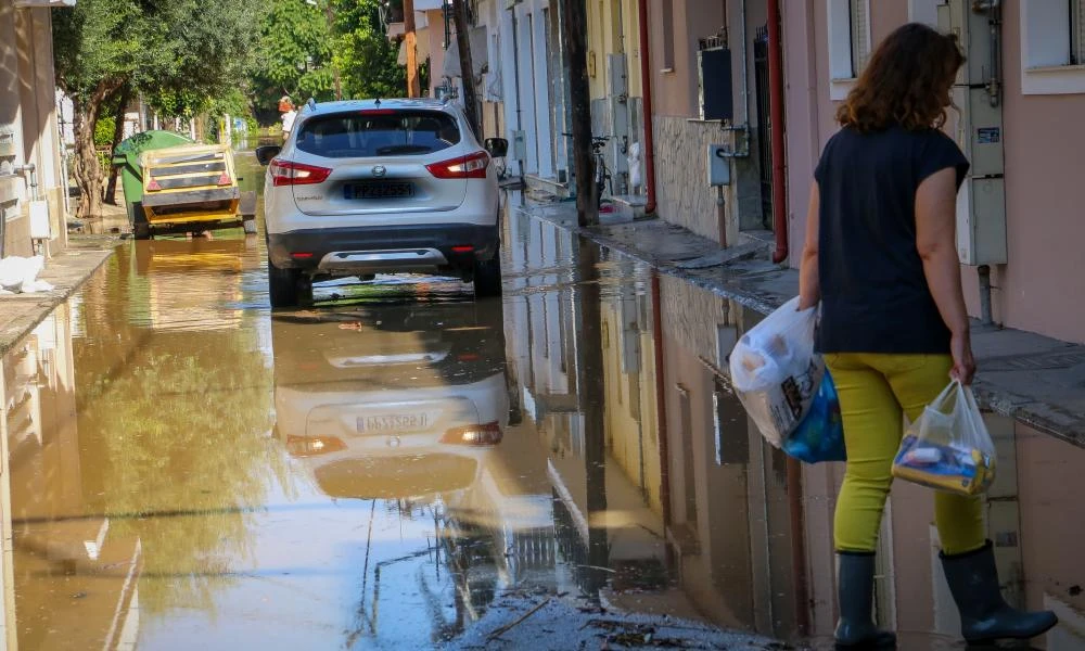 Υπ. Υγείας: «Προσοχή στα τρόφιμα και το νερό, να μην έρθουν σε επαφή οι πολίτες με λάσπες»